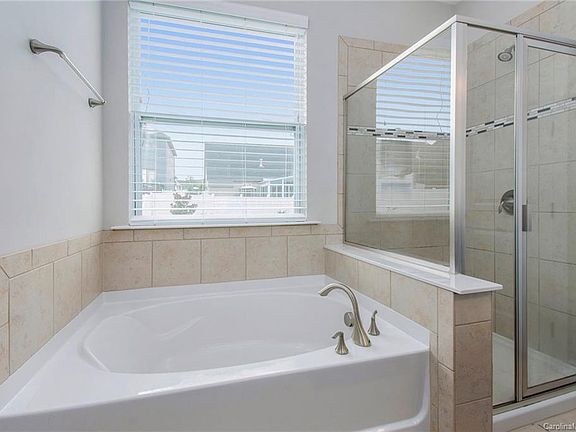 5th image of 110 Edenton Ln #163