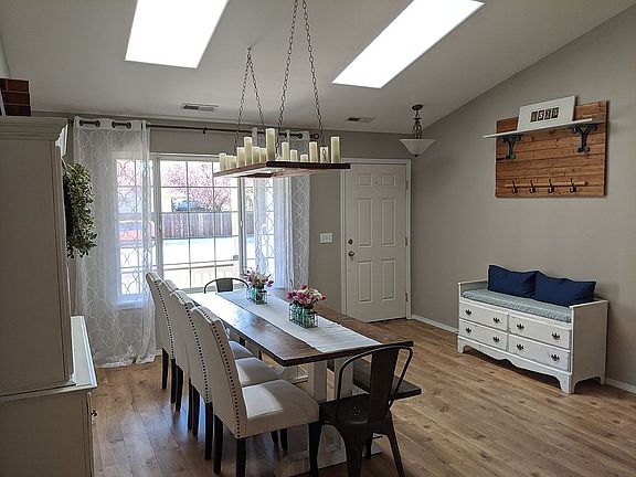 Dining room and entryway