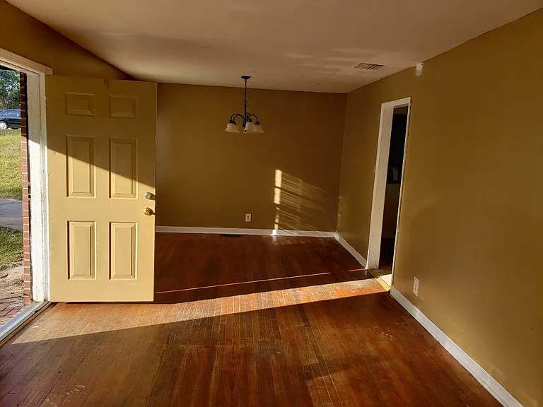2449 Bristol Dr #0 — Photo 3