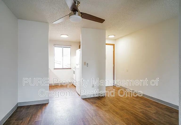 Parkway Garden — Photo 60