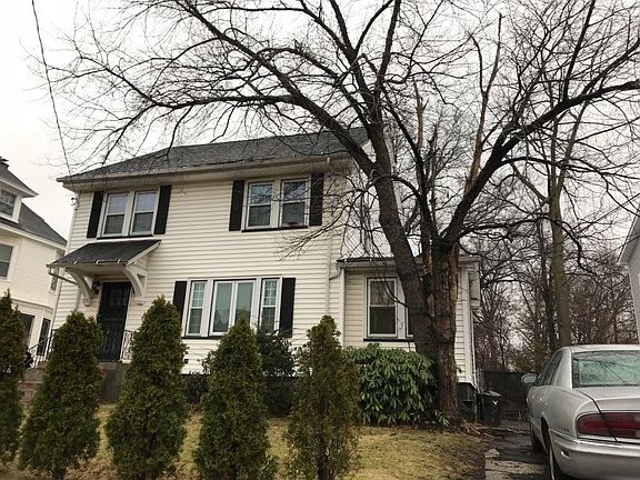 3rd image of 924 Sanford Ave