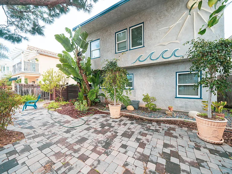 168 Elder Ave — Photo 3