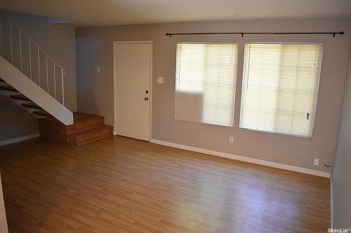 4th image of 8627 La Riviera Dr APT A