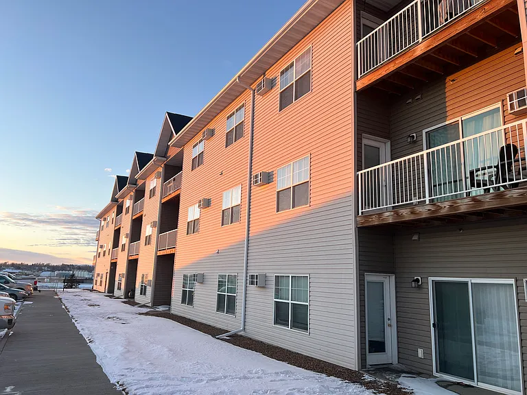 Killdeer Highlands Apartments — Photo 8