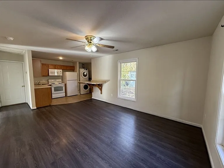 241 Cambridge St — Photo 4