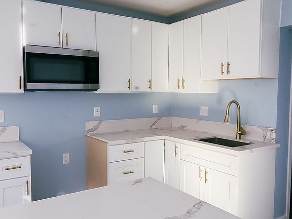 2nd image of 1409 E South St #1