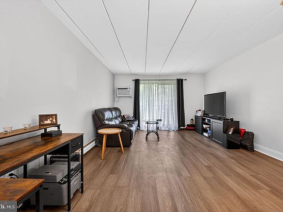 2nd image of 1575 W Street Rd APT 429