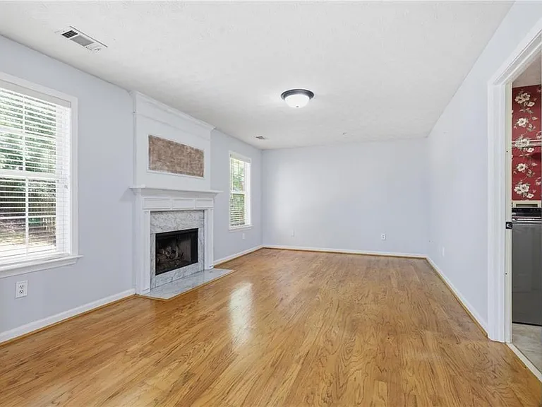 1409 Chardin Dr — Photo 4