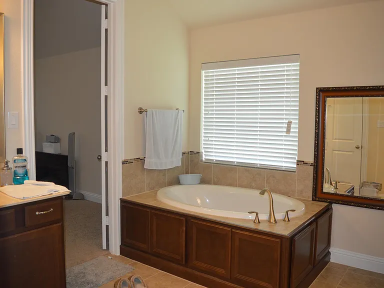 127 Iris Dr — Photo 8