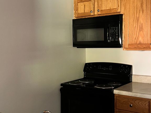 5th image of 15 Birch Glen Dr #13-A