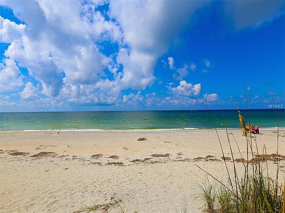 4th image of 1480 Gulf Blvd Unit 106