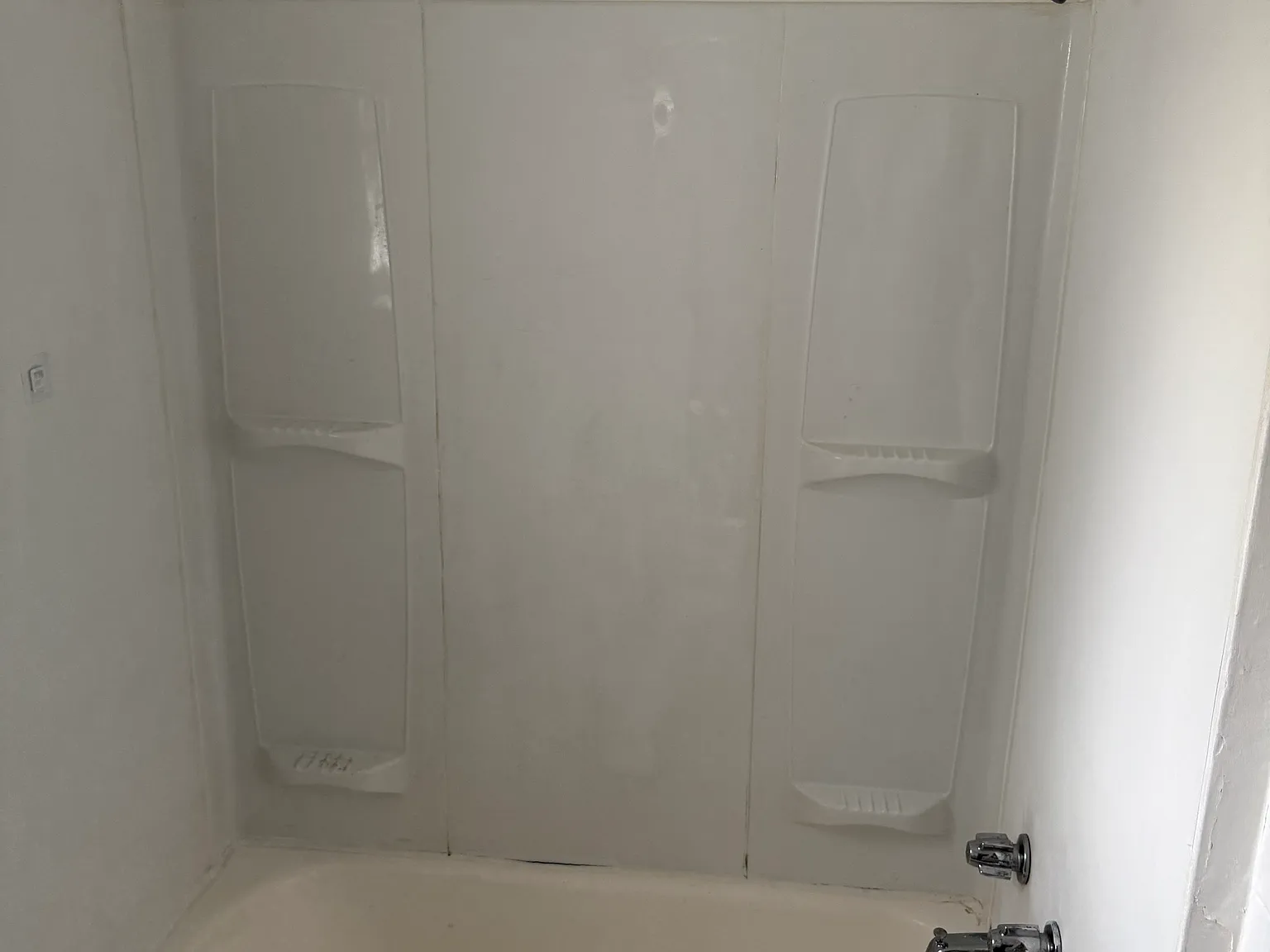 4 bed, 1300 sqft, $2,550 — Photo 2