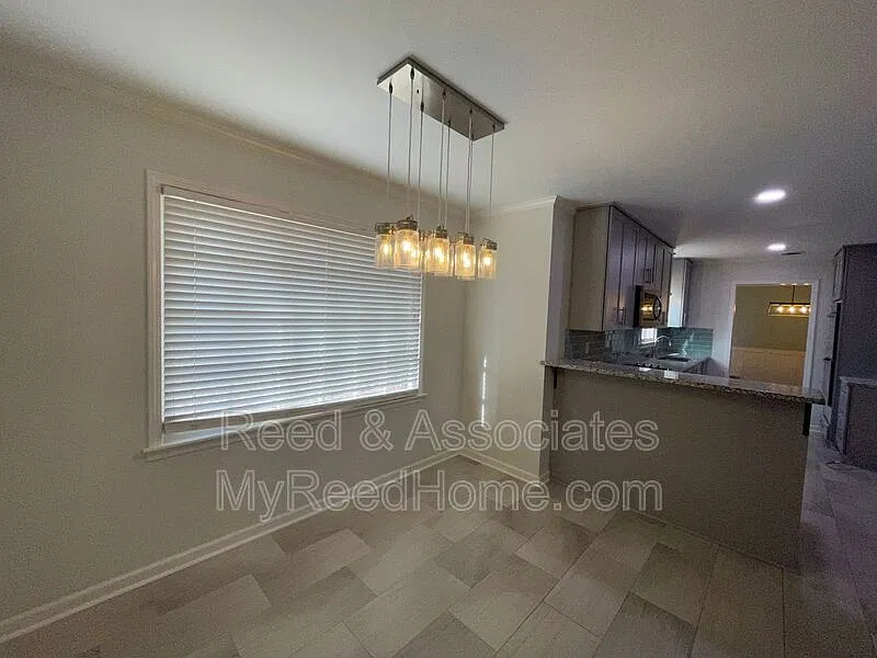 4 bed, 2.5 bath, 2453 sqft, $2,695 — Photo 3