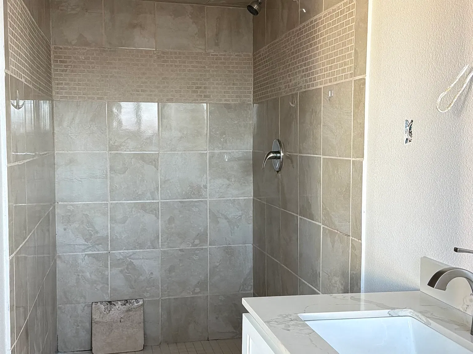 3 bed, 996 sqft, $3,200 — Photo 3
