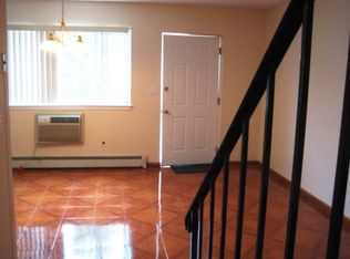 3335 13th St #1, Astoria, NY 11106