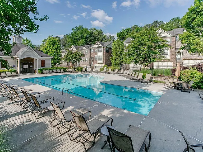 2027 Cobblestone Cir NE — Photo 37