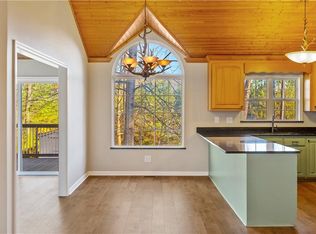 215 Tanglewood Dr, Westminster, SC 29693