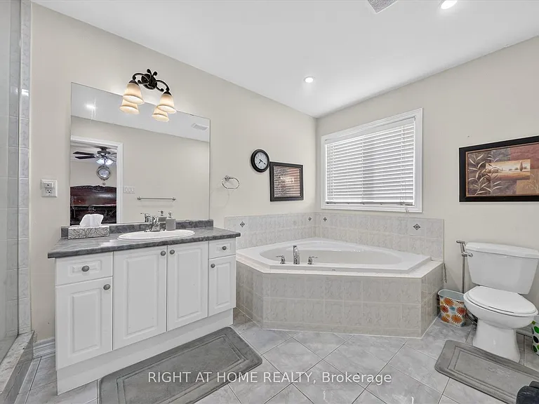 54 Boundbrook Dr — Photo 28