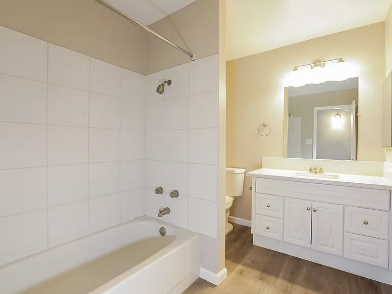 8116 Eginton Ave — Photo 15