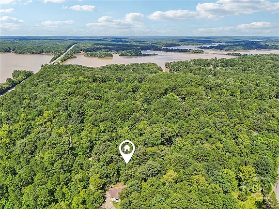 4th image of 1040 Union Station Road