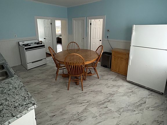 3rd image of 2 Chilton St APT 1