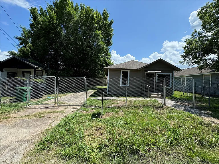 3428 Reeves St — Photo 10
