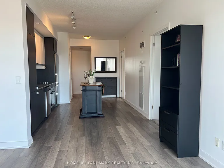 5220 Dundas St #D414 — Photo 12