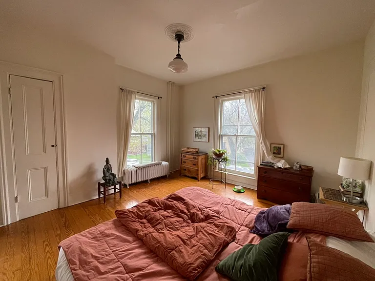 102 1st St #4 — Photo 7
