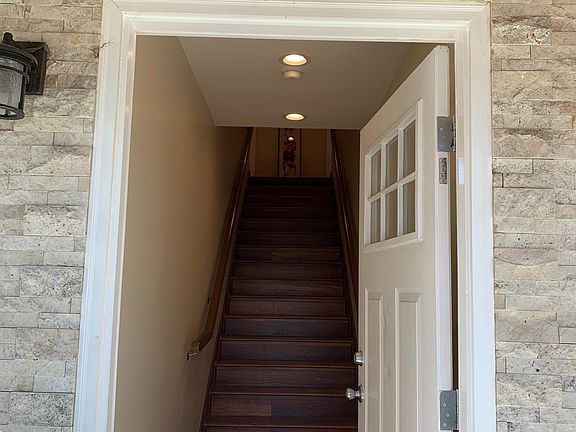 3rd image of 1249 W Court St