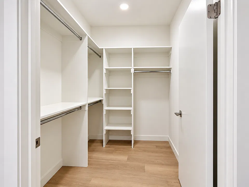 14825 Delano Property