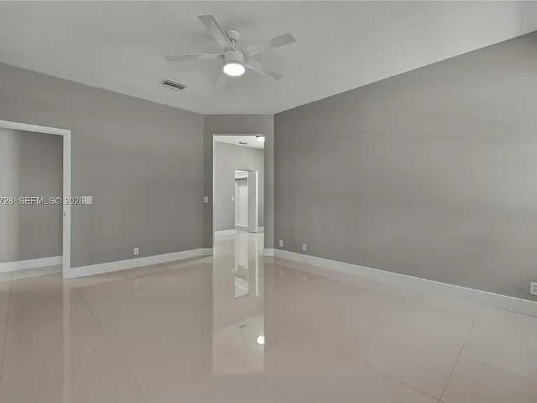 5285 NW 112th Ter — Photo 13