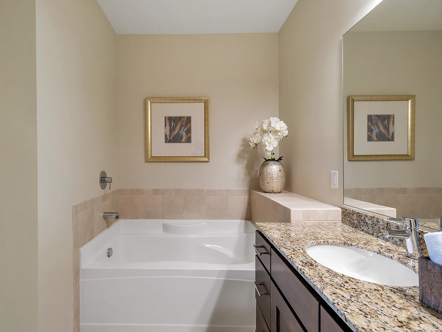 Centerra Pointe — Photo 4