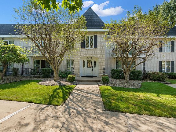 2nd image of 2288 Bordeaux Walk APT D2