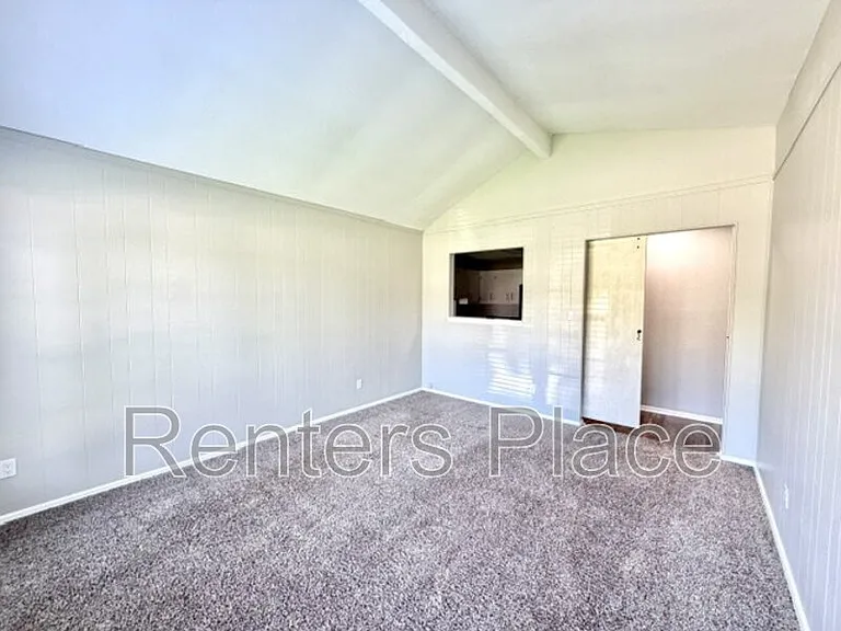 313 N Cedar St — Photo 3