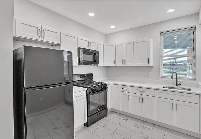 810 Brooks Ln #2 — Photo 10