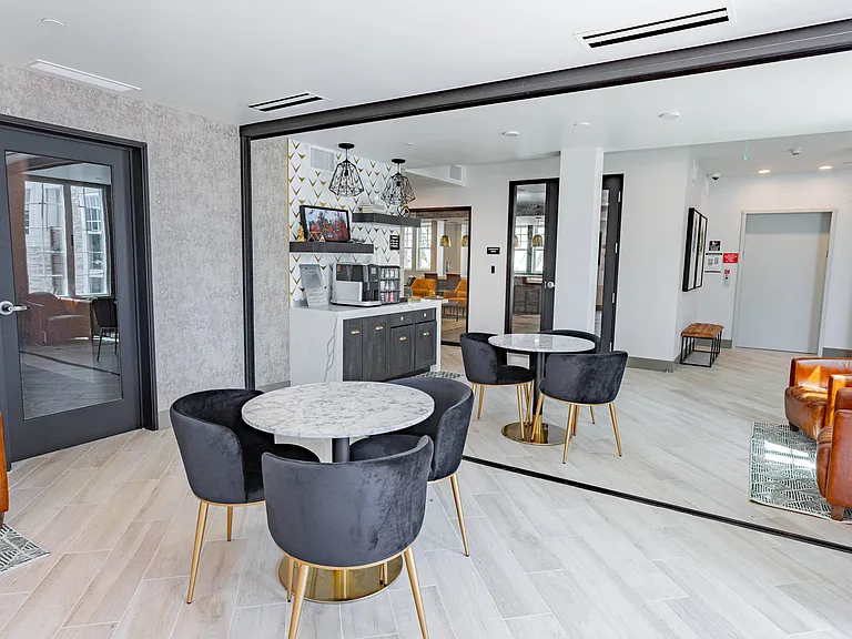 Bayswater Apartments — Photo 27