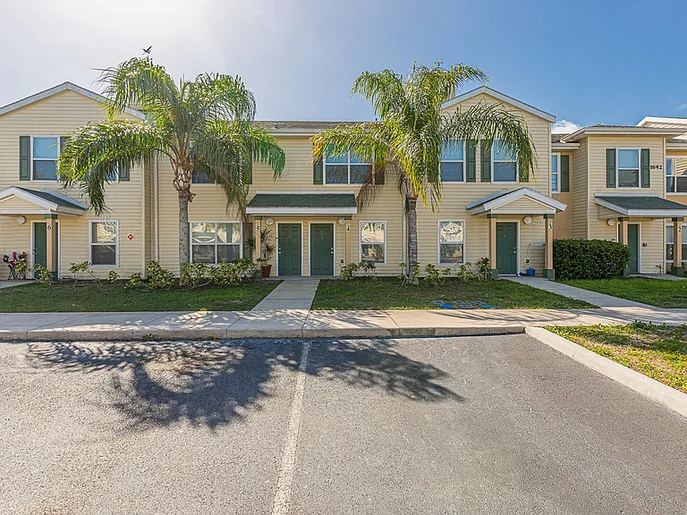 Oak Meadows Apartments — Photo 7