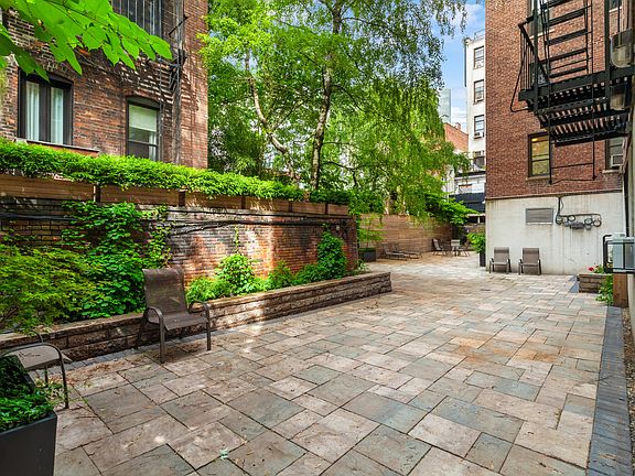 5th image of 305 W 18th St APT 4C