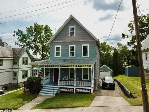 19 Foster St, Newton Town, NJ 07860