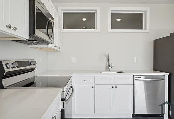4th image of 5300 Whitby Ave Unit 301