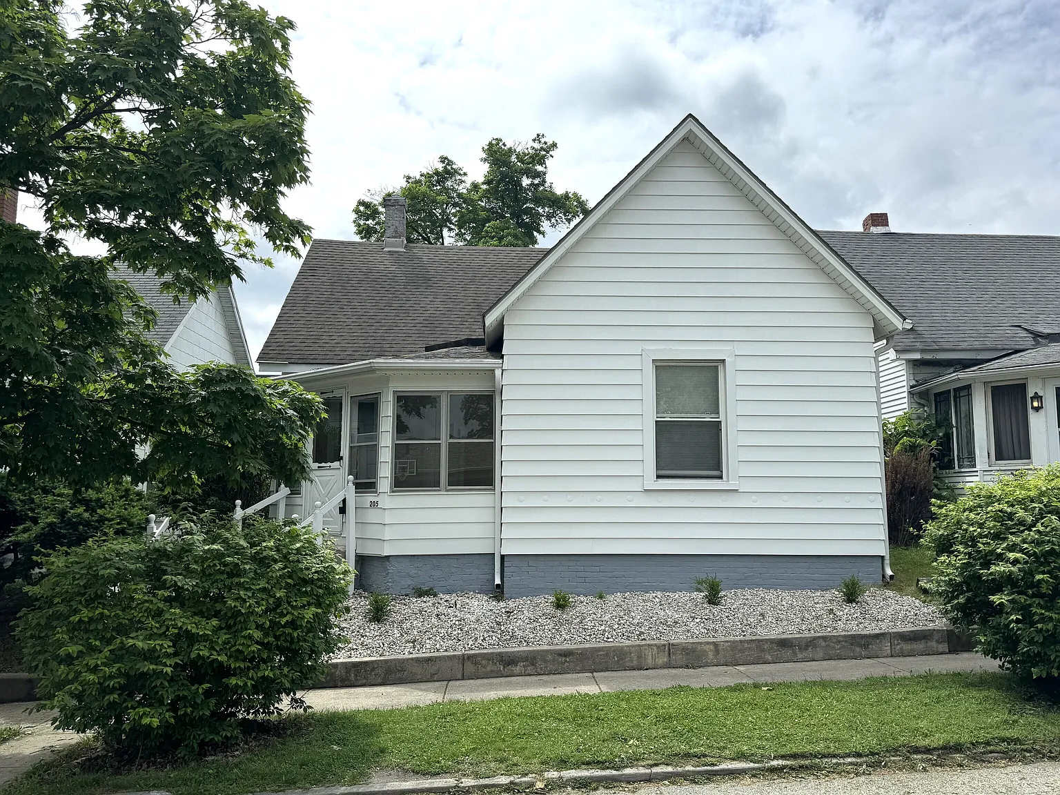 205 Jones Ave photo 1