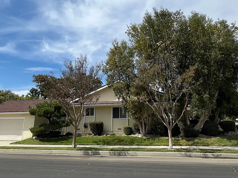 Wystone Ave — Photo 13