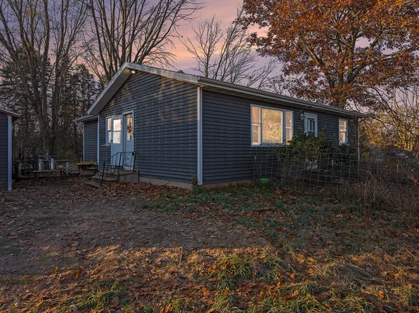 631 Marsh Rd, Plainwell, MI 49080