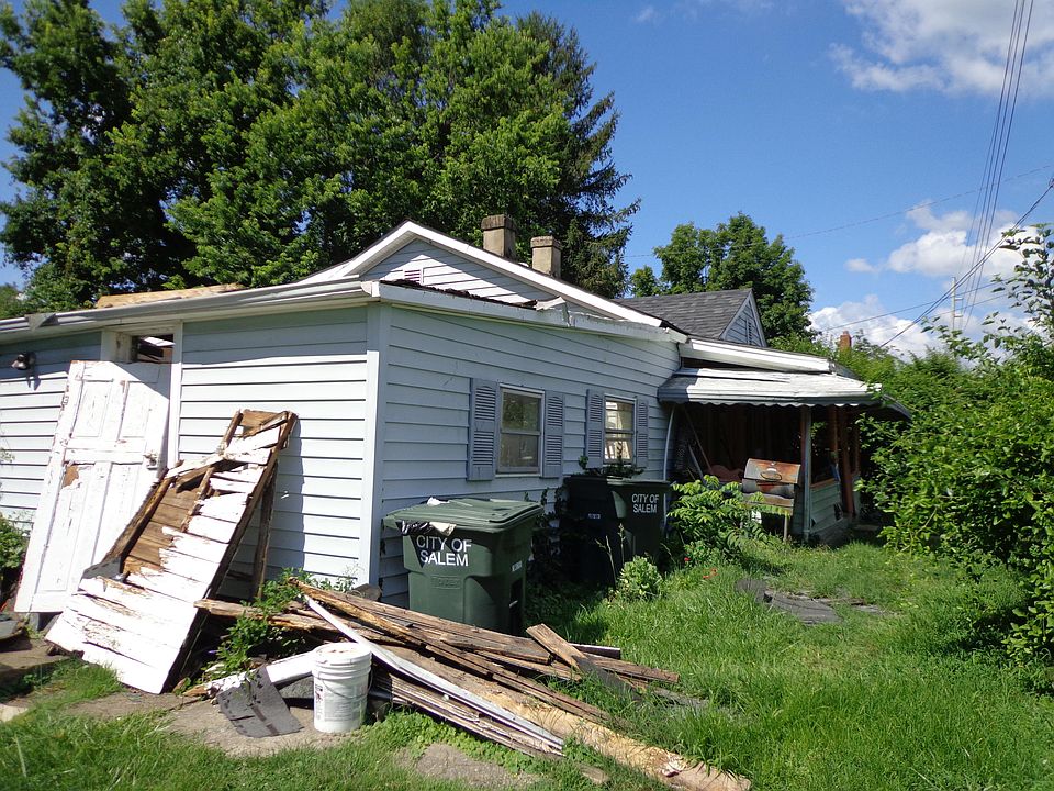 1st image of 10 School Ln