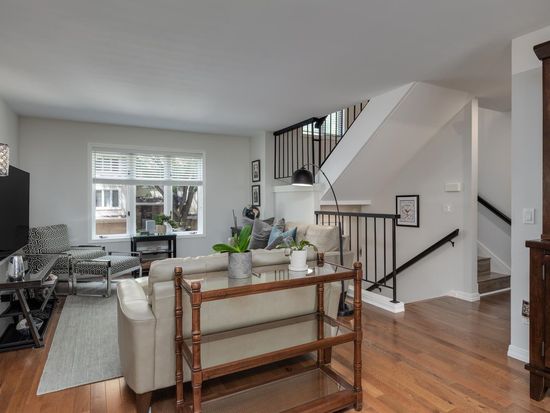 917 Vernon Ave, Madison, WI 53714