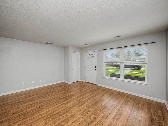 5th image of 420 W 13th St
