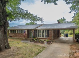 5460 Clover St, Hickory, NC 28602