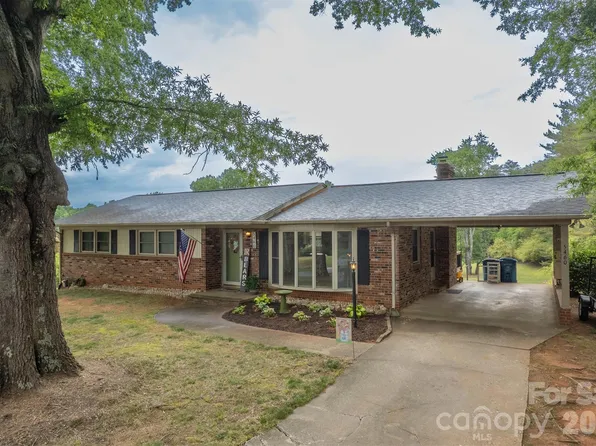 5460 Clover St, Hickory, NC 28602