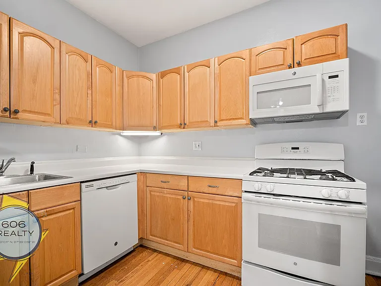 Lincoln Park Apts! — Photo 7