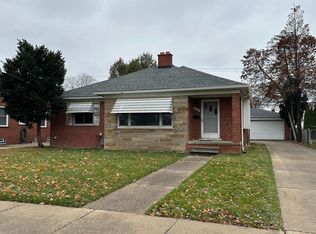 9280 Ruth Ave, Allen Park, MI 48101